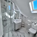 Semesterbostad Castle View House - Luxury Coastal Retreat - Ring Of Kerry - Wild Atlantic Way - Sleeps 12 - Sea And Mountain Views