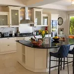 Castle View House - Luxury Coastal Retreat - Ring Of Kerry - Wild Atlantic Way - Sleeps 12 - Sea And Mountain Views *