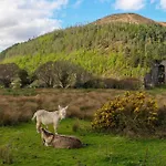 Castle View House - Luxury Coastal Retreat - Ring Of Kerry - Wild Atlantic Way - Sleeps 12 - Sea And Mountain Views * Glenbeigh