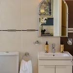 Castle View House - Luxury Coastal Retreat - Ring Of Kerry - Wild Atlantic Way - Sleeps 12 - Sea And Mountain Views Semesterbostad *