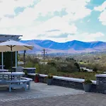 Castle View House - Luxury Coastal Retreat - Ring Of Kerry - Wild Atlantic Way - Sleeps 12 - Sea And Mountain Views Semesterbostad