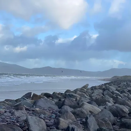 Tatil Evi Luxury Vacation On The Ring Of Kerry-wild Atlantic Way With Mountain & Sea Views - 5 Min Walk To Village - 10 Min Drive To Rossbeigh & Dooks Golf Course