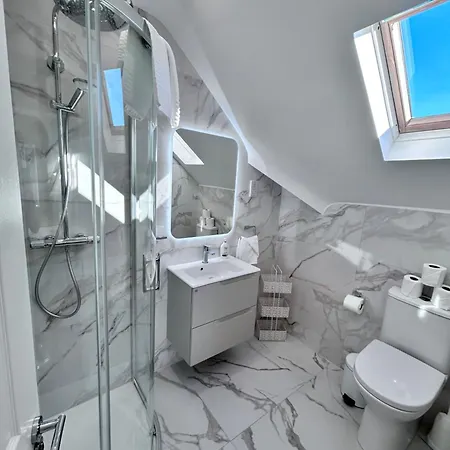Casa de Férias Castle View House - Luxury Coastal Retreat - Ring Of Kerry - Wild Atlantic Way - Sleeps 12 - Sea And Mountain Views