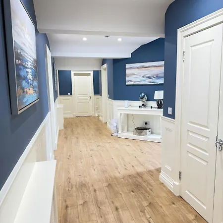 Castle View House Private 7br Sleeps 12 -sea Views -5 Min Walk To Village - 10 Min Drive To Rossbeigh And Dooks Golf Course Holiday home *