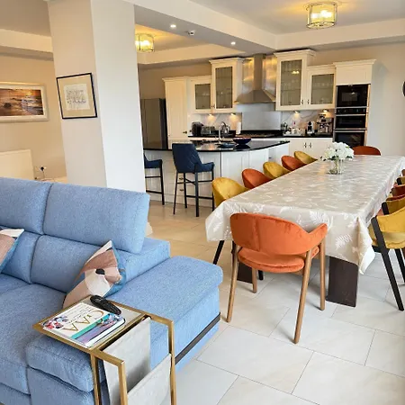 Castle View House Private 7br Sleeps 12 -sea Views -5 Min Walk To Village - 10 Min Drive To Rossbeigh And Dooks Golf Course * Glenbeigh