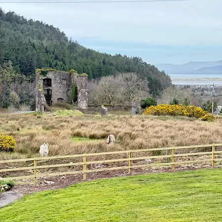 Castle View House Private 7br Sleeps 12 -sea Views -5 Min Walk To Village - 10 Min Drive To Rossbeigh And Dooks Golf Course * Glenbeigh