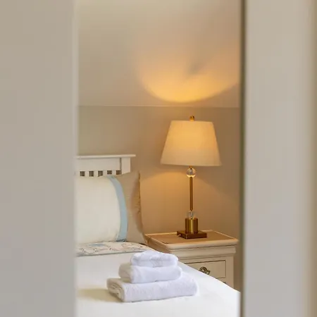 Luxury Vacation On The Ring Of Kerry-wild Atlantic Way With Mountain & Sea Views - 5 Min Walk To Village - 10 Min Drive To Rossbeigh & Dooks Golf Course