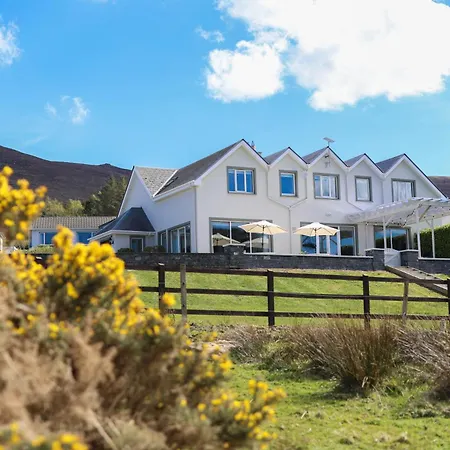 Semesterbostad Castle View House - Luxury Coastal Retreat - Ring Of Kerry - Wild Atlantic Way - Sleeps 12 - Sea And Mountain Views
