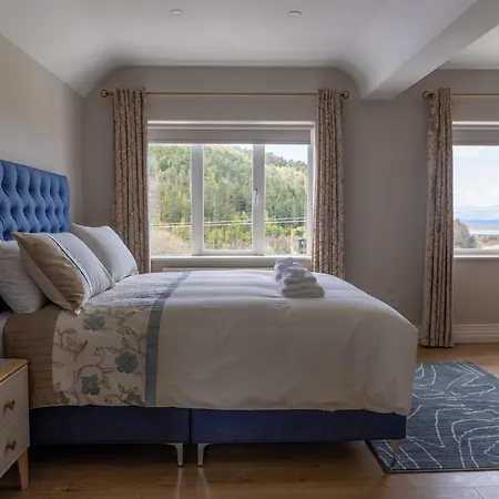 Luxury Vacation On The Ring Of Kerry-wild Atlantic Way With Mountain & Sea Views - 5 Min Walk To Village - 10 Min Drive To Rossbeigh & Dooks Golf Course Tatil Evi *