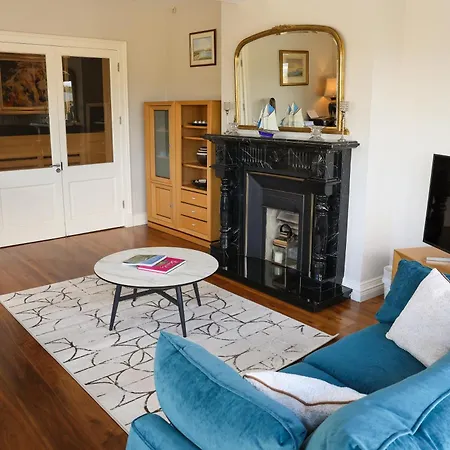Castle View House On The Ring Of Kerry-wild Atlantic Way -dooks Golf Course And Rossbeigh 10 Min Drive -glenbeigh Village A 5 Minute Walk Semesterbostad Glenbeigh