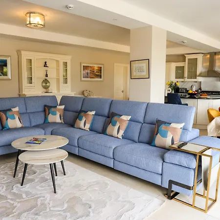 Castle View House - Luxury Coastal Retreat - Ring Of Kerry - Wild Atlantic Way - Sleeps 12 - Sea And Mountain Views * Glenbeigh