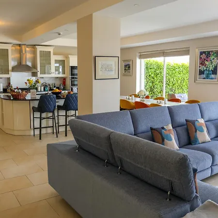 Tatil Evi Luxury Vacation On The Ring Of Kerry-wild Atlantic Way With Mountain & Sea Views - 5 Min Walk To Village - 10 Min Drive To Rossbeigh & Dooks Golf Course