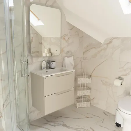 Luxury Vacation On The Ring Of Kerry-wild Atlantic Way With Mountain & Sea Views - 5 Min Walk To Village - 10 Min Drive To Rossbeigh & Dooks Golf Course Glenbeigh