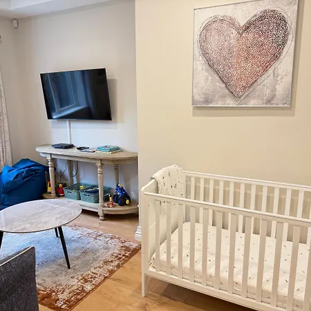 Castle View House -Luxury 7 Bedroom Property In Glenbeigh On The Ring Of Kerry-Wild Atlantic Way With Mountain & Sea Views - Close To Beach & Dooks Golf Course * Glenbeigh