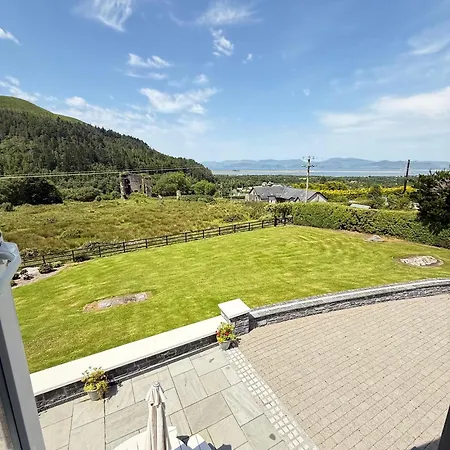 Casa de Férias Castle View House On The Ring Of Kerry-wild Atlantic Way -dooks Golf Course And Rossbeigh 10 Min Drive -glenbeigh Village A 5 Minute Walk Glenbeigh