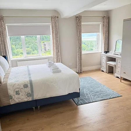 Tatil Evi Luxury Vacation On The Ring Of Kerry-wild Atlantic Way With Mountain & Sea Views - 5 Min Walk To Village - 10 Min Drive To Rossbeigh & Dooks Golf Course *