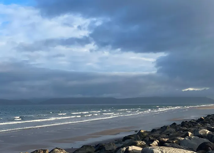 Castle View House -Luxury 7 Bedroom Property In Glenbeigh On The Ring Of Kerry-Wild Atlantic Way With Mountain & Sea Views - Close To Beach & Dooks Golf Course Hébergement de vacances