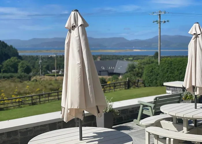 Castle View House -Luxury 7 Bedroom Property In Glenbeigh On The Ring Of Kerry-Wild Atlantic Way With Mountain & Sea Views - Close To Beach & Dooks Golf Course