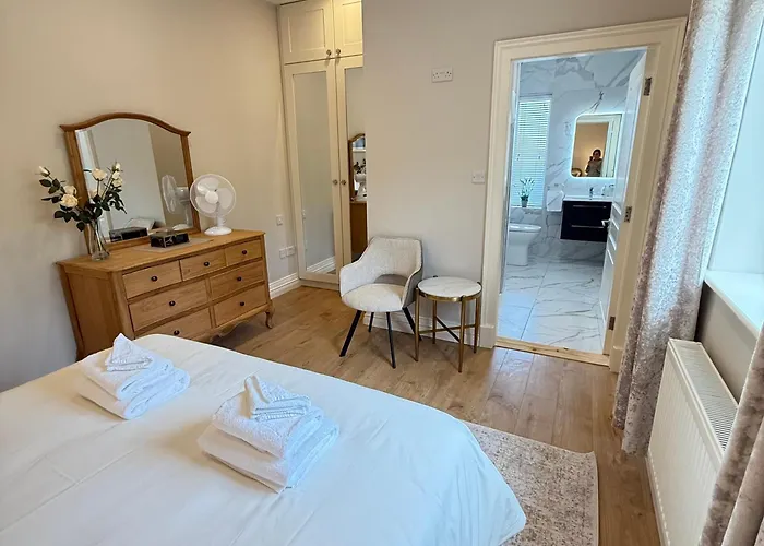 Castle View House -Luxury 7 Bedroom Property In Glenbeigh On The Ring Of Kerry-Wild Atlantic Way With Mountain & Sea Views - Close To Beach & Dooks Golf Course *