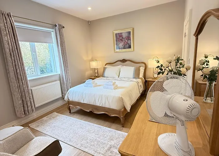 Hébergement de vacances Castle View House -Luxury 7 Bedroom Property In Glenbeigh On The Ring Of Kerry-Wild Atlantic Way With Mountain & Sea Views - Close To Beach & Dooks Golf Course