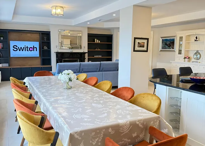 Hébergement de vacances Castle View House -Luxury 7 Bedroom Property In Glenbeigh On The Ring Of Kerry-Wild Atlantic Way With Mountain & Sea Views - Close To Beach & Dooks Golf Course