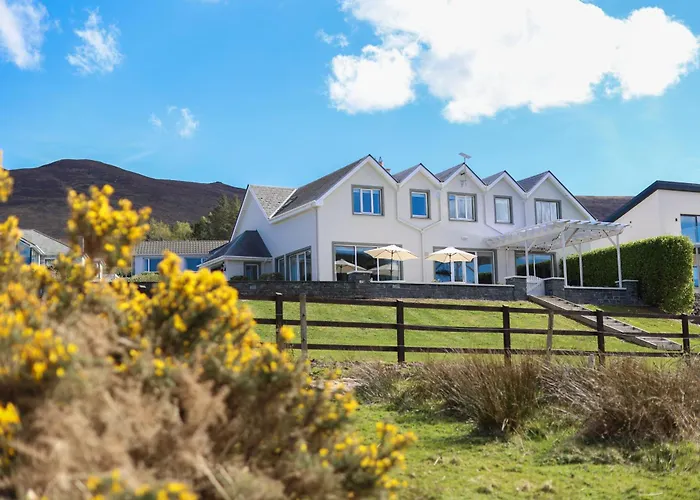 Hébergement de vacances Castle View House -Luxury 7 Bedroom Property In Glenbeigh On The Ring Of Kerry-Wild Atlantic Way With Mountain & Sea Views - Close To Beach & Dooks Golf Course