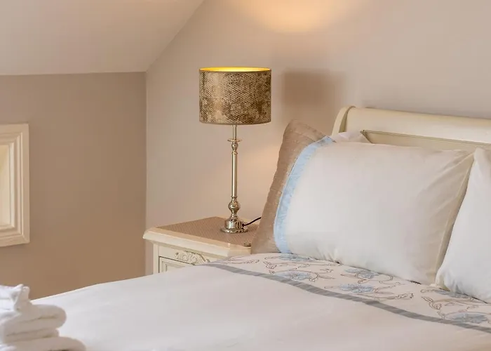 Castle View House -Luxury 7 Bedroom Property In Glenbeigh On The Ring Of Kerry-Wild Atlantic Way With Mountain & Sea Views - Close To Beach & Dooks Golf Course *