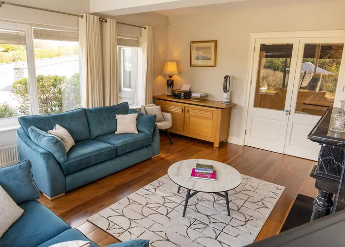 Hébergement de vacances Castle View House -Luxury 7 Bedroom Property In Glenbeigh On The Ring Of Kerry-Wild Atlantic Way With Mountain & Sea Views - Close To Beach & Dooks Golf Course