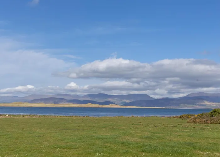 Hébergement de vacances Castle View House -Luxury 7 Bedroom Property In Glenbeigh On The Ring Of Kerry-Wild Atlantic Way With Mountain & Sea Views - Close To Beach & Dooks Golf Course *