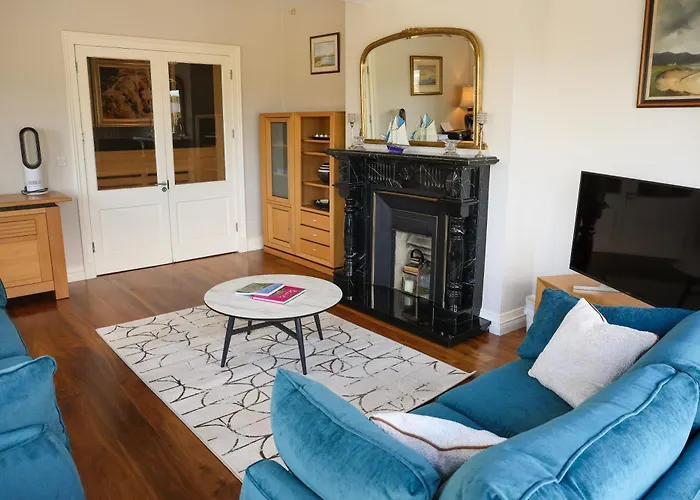 Castle View House -Luxury 7 Bedroom Property In Glenbeigh On The Ring Of Kerry-Wild Atlantic Way With Mountain & Sea Views - Close To Beach & Dooks Golf Course Hébergement de vacances Glenbeigh