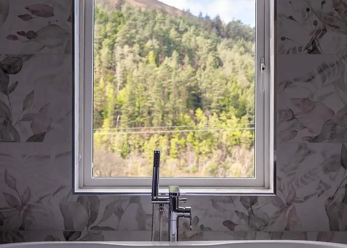 Castle View House -Luxury 7 Bedroom Property In Glenbeigh On The Ring Of Kerry-Wild Atlantic Way With Mountain & Sea Views - Close To Beach & Dooks Golf Course