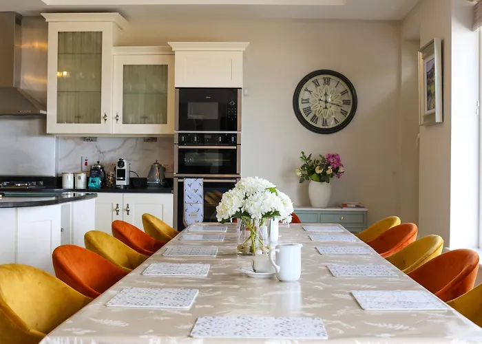 Hébergement de vacances Castle View House -Luxury 7 Bedroom Property In Glenbeigh On The Ring Of Kerry-Wild Atlantic Way With Mountain & Sea Views - Close To Beach & Dooks Golf Course