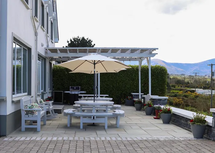 Castle View House -Luxury 7 Bedroom Property In Glenbeigh On The Ring Of Kerry-Wild Atlantic Way With Mountain & Sea Views - Close To Beach & Dooks Golf Course Hébergement de vacances