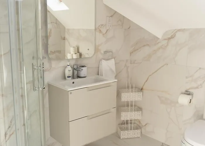 Castle View House -Luxury 7 Bedroom Property In Glenbeigh On The Ring Of Kerry-Wild Atlantic Way With Mountain & Sea Views - Close To Beach & Dooks Golf Course Glenbeigh