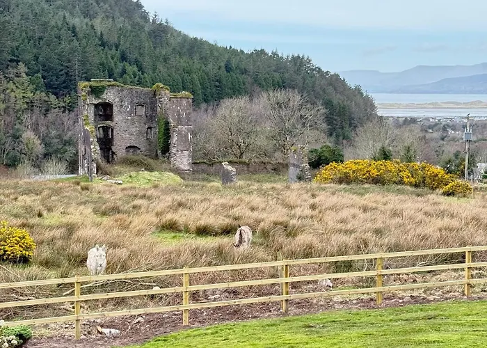 Castle View House -Luxury 7 Bedroom Property In Glenbeigh On The Ring Of Kerry-Wild Atlantic Way With Mountain & Sea Views - Close To Beach & Dooks Golf Course Glenbeigh