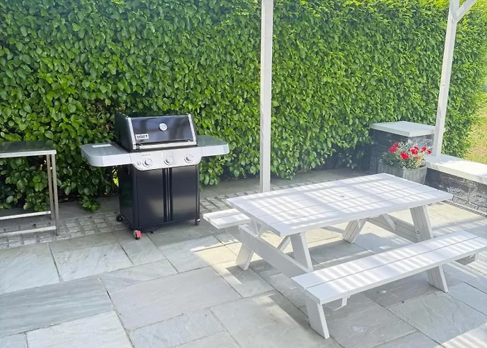 Castle View House -Luxury 7 Bedroom Property In Glenbeigh On The Ring Of Kerry-Wild Atlantic Way With Mountain & Sea Views - Close To Beach & Dooks Golf Course Hébergement de vacances Glenbeigh