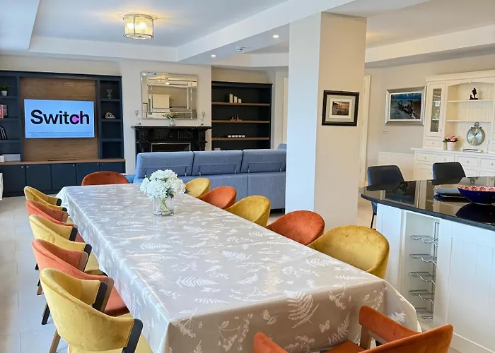 Hébergement de vacances Castle View House -Luxury 7 Bedroom Property In Glenbeigh On The Ring Of Kerry-Wild Atlantic Way With Mountain & Sea Views - Close To Beach & Dooks Golf Course