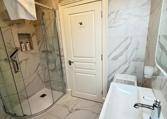 Castle View House -Luxury 7 Bedroom Property In Glenbeigh On The Ring Of Kerry-Wild Atlantic Way With Mountain & Sea Views - Close To Beach & Dooks Golf Course * Glenbeigh