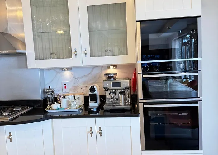 Castle View House -Luxury 7 Bedroom Property In Glenbeigh On The Ring Of Kerry-Wild Atlantic Way With Mountain & Sea Views - Close To Beach & Dooks Golf Course Hébergement de vacances *