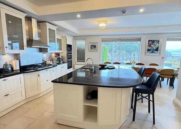Castle View House -Luxury 7 Bedroom Property In Glenbeigh On The Ring Of Kerry-Wild Atlantic Way With Mountain & Sea Views - Close To Beach & Dooks Golf Course Hébergement de vacances
